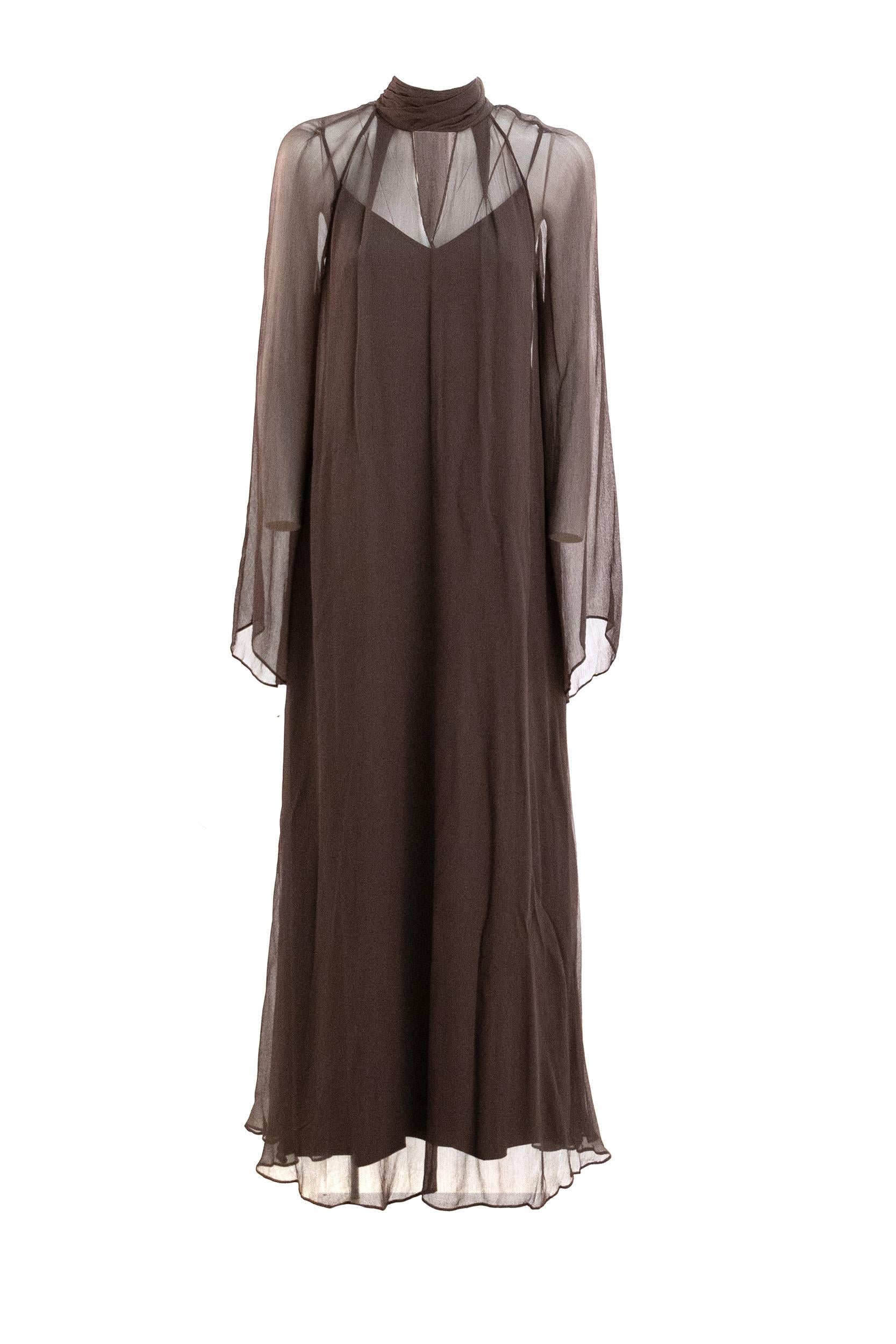 Abito in chiffon di colore marrone