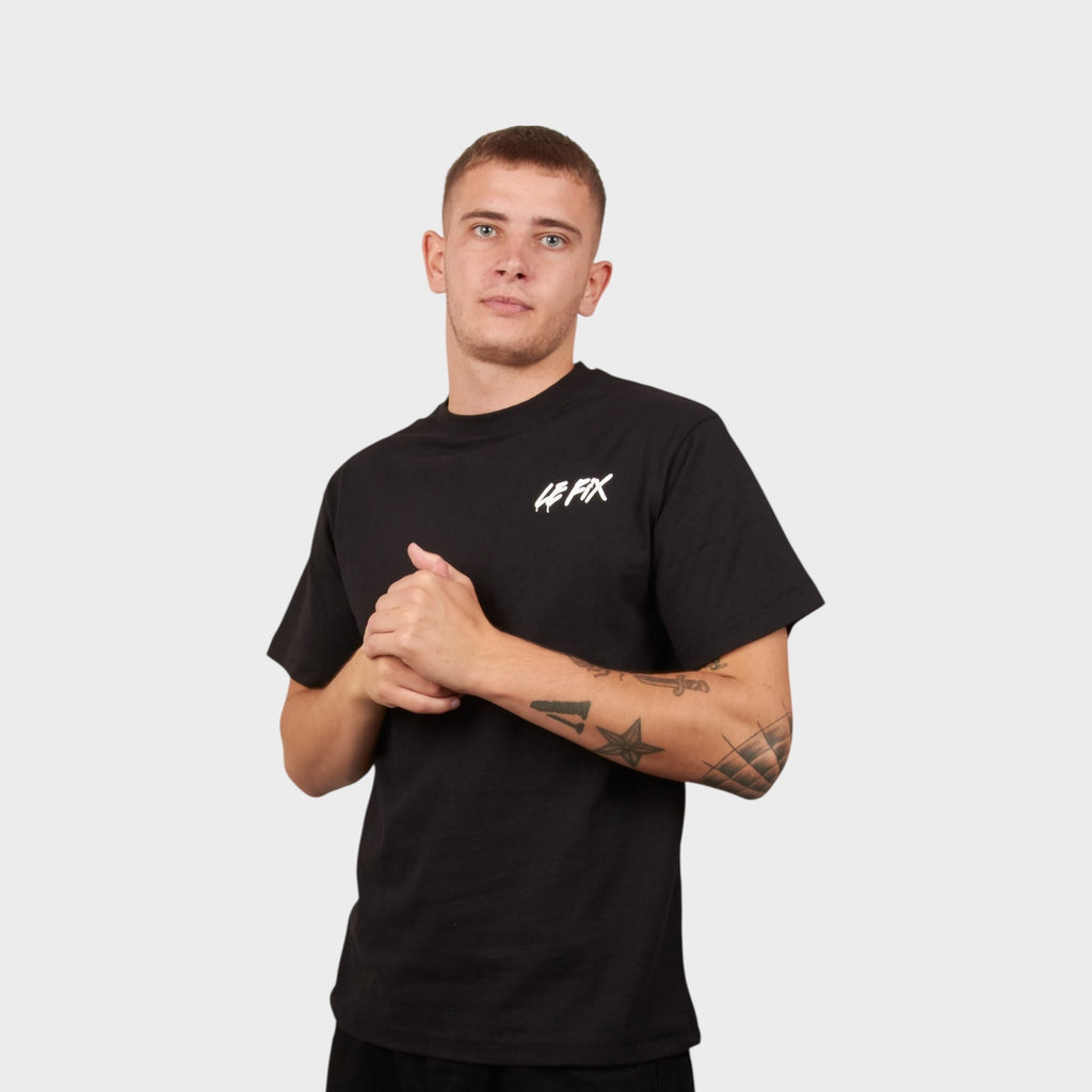 Le Fix Spray Kaj Tee I Sort