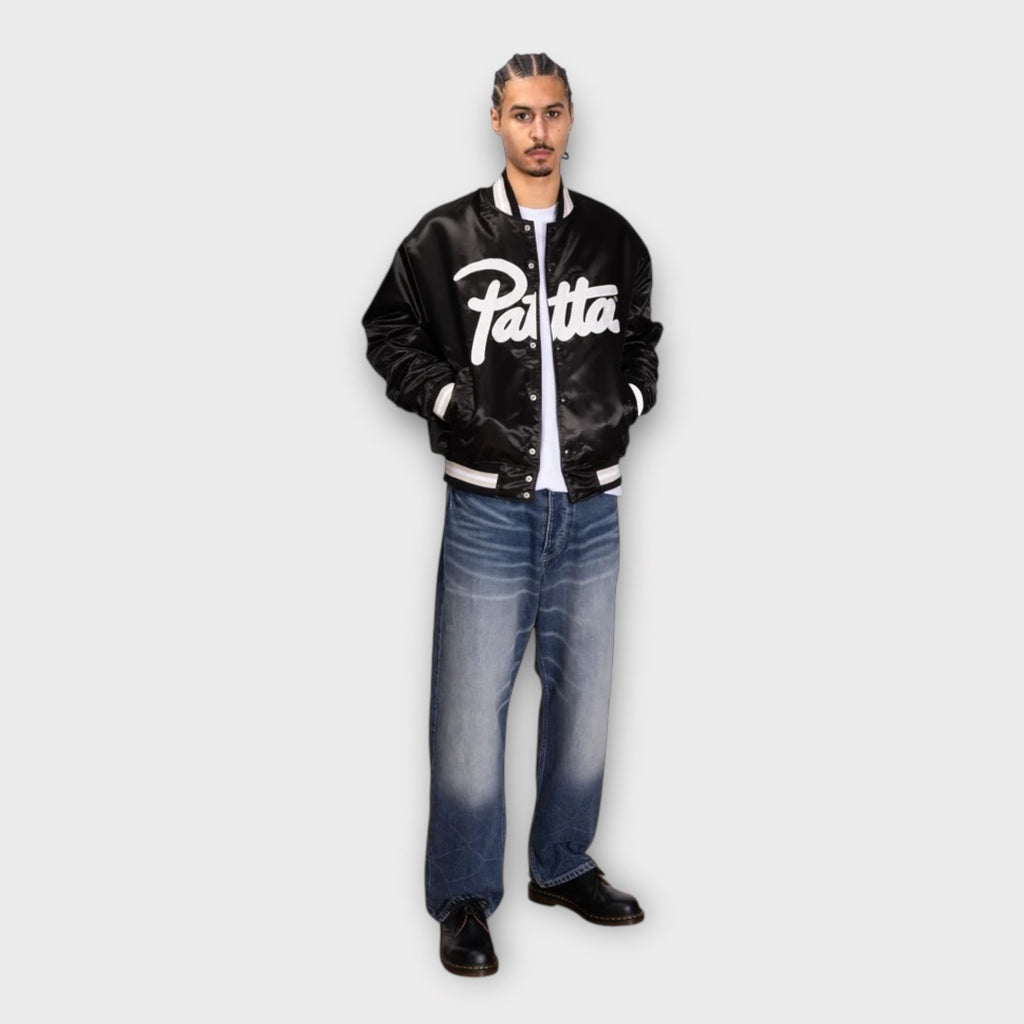Patta Script Logo Satin Varsity Bomber Jakke I Black