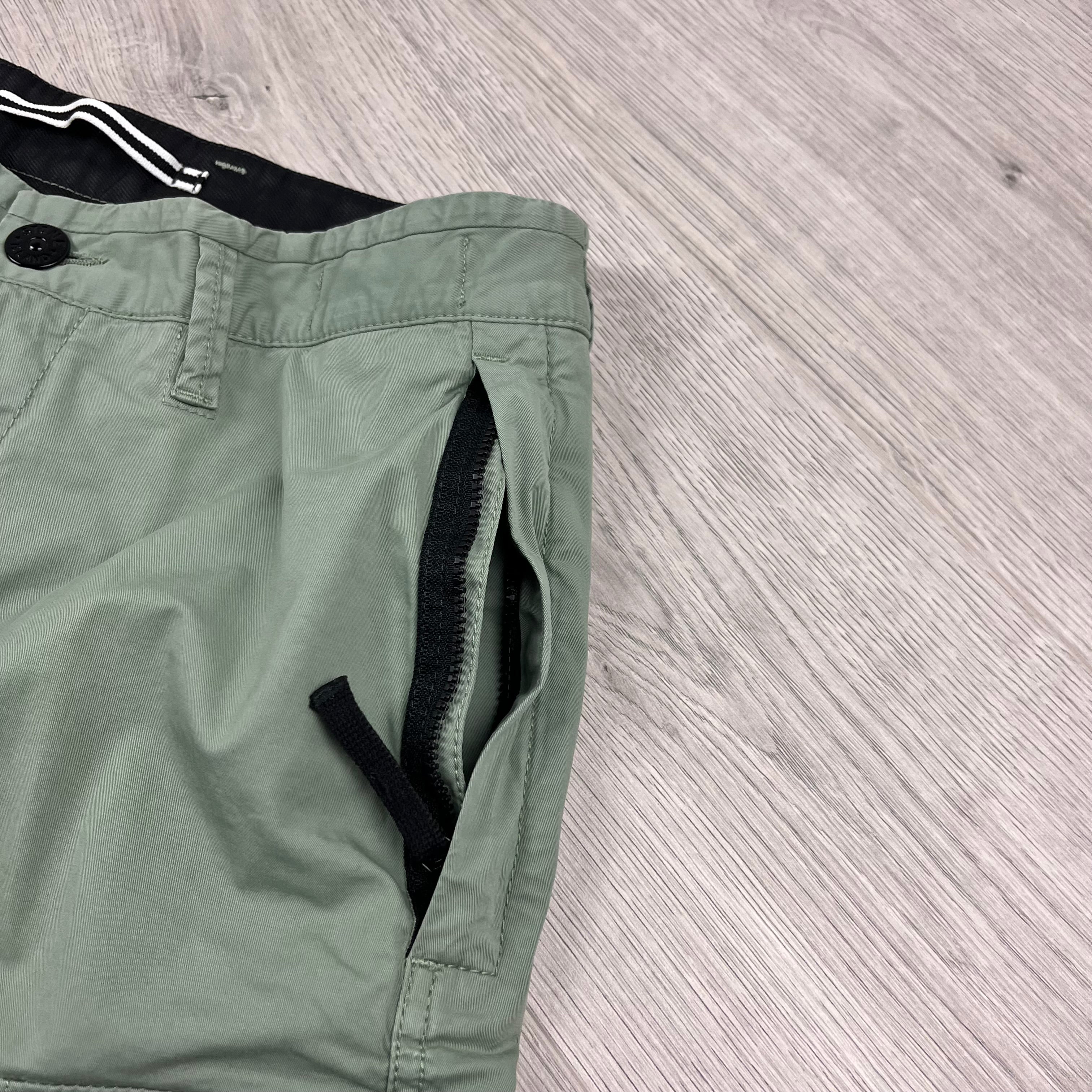 Stone Island Cargo Shorts - Sage -Usfansport
