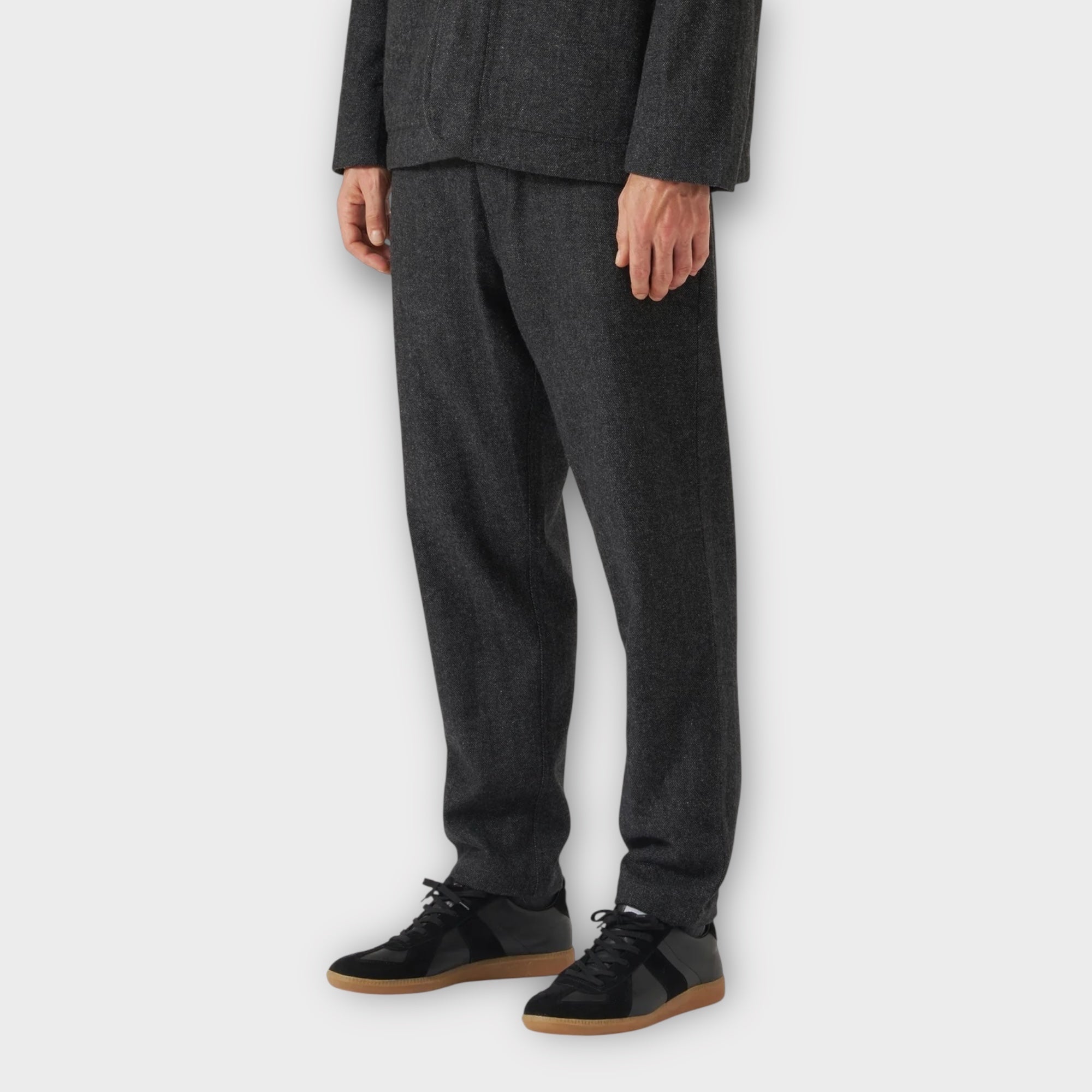 Universal Works Anders Wool Upcycled Military Chino I Grå